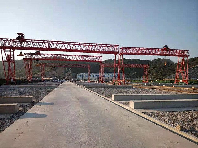 河南新鄉起重機專業廠家河南省宇華起重設備集團有限公司