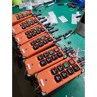 河南科耐德品牌公司生产多种型号遥控器