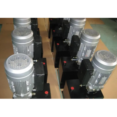 河南动力单元排列整齐河南省力展液压机电设备有限公司