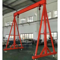 河南工厂实拍振发滑车生产的简易龙门架