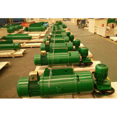 河南卫矿机械设备工厂拍摄绿色电动葫芦