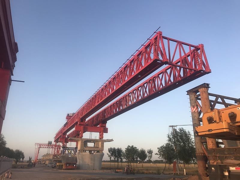 河南省大河重型路桥起重机械专业新型架桥起重机使用现场